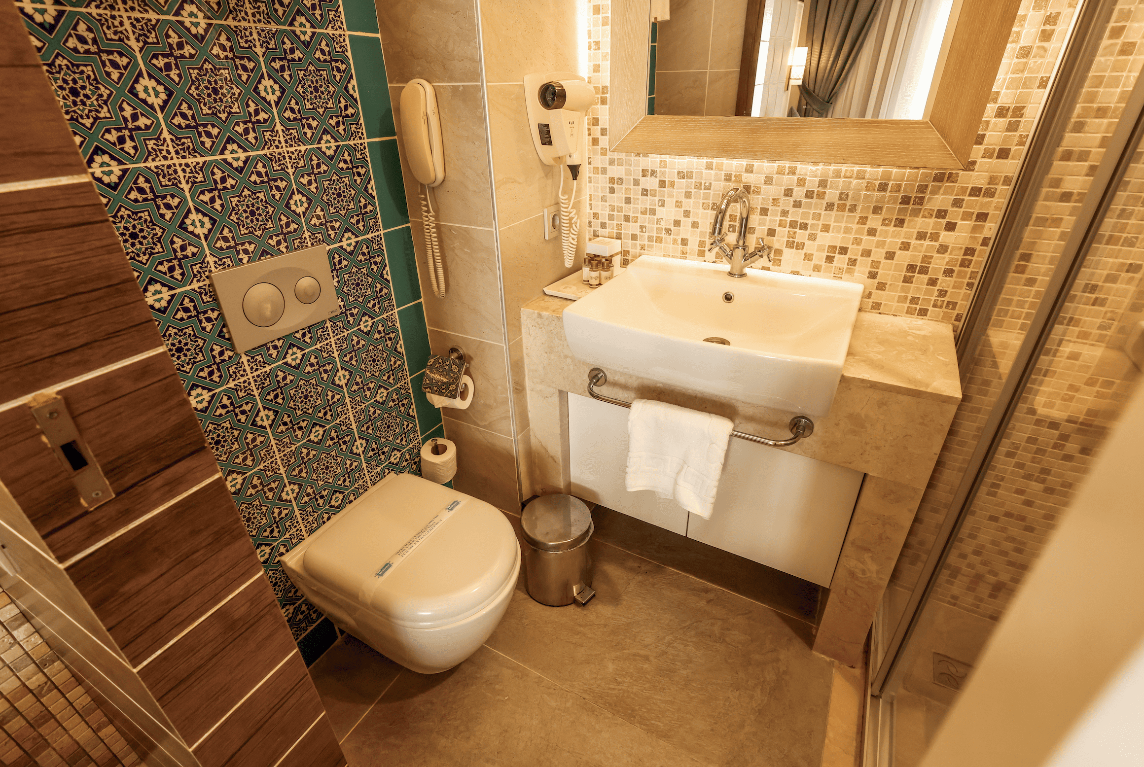 Deluxe Kısmi Deniz Manzaralı Oda