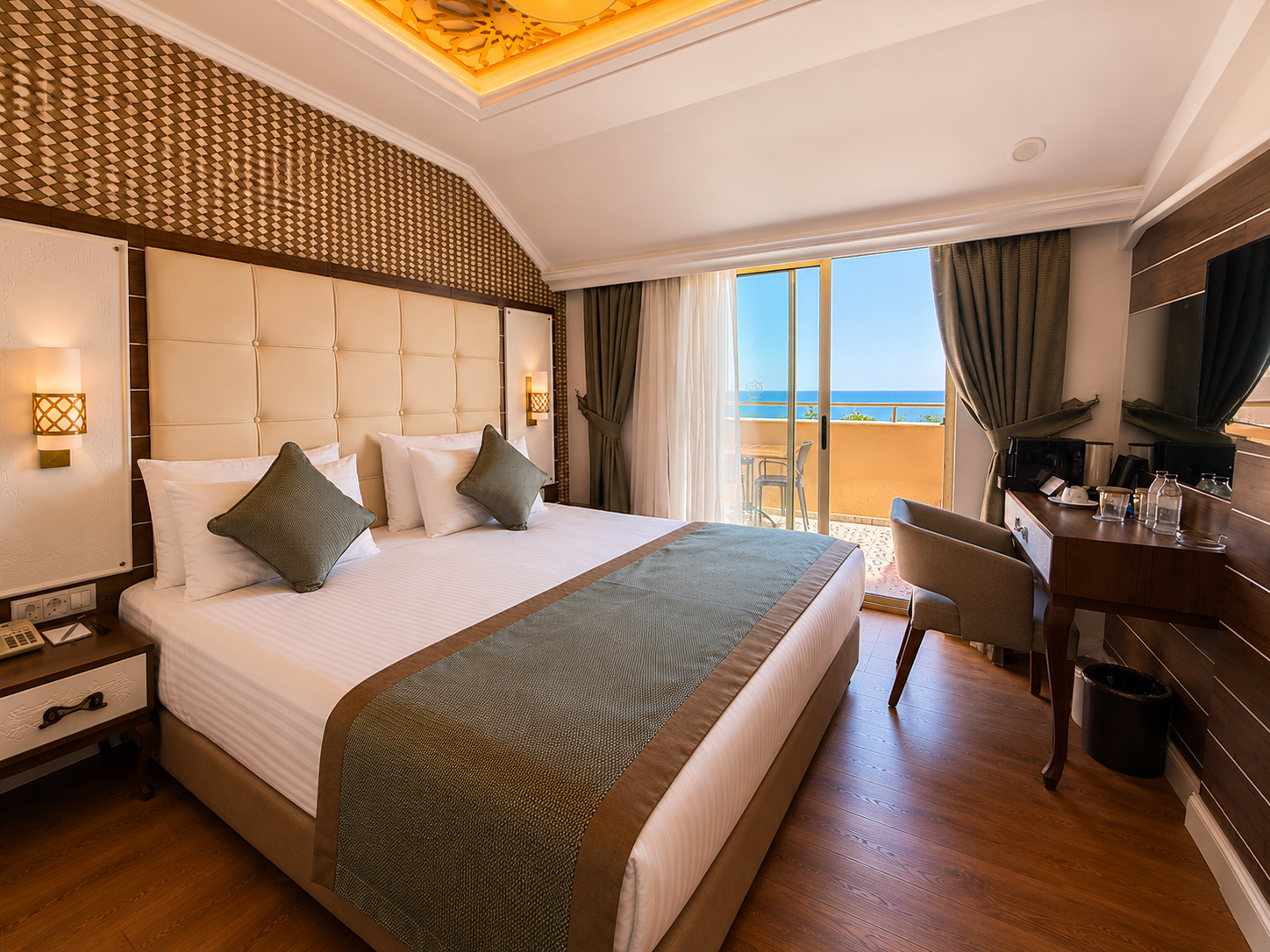 Premium Teraslı Deniz Manzaralı Oda